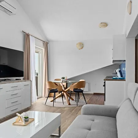 In With Kitchen Apartment *