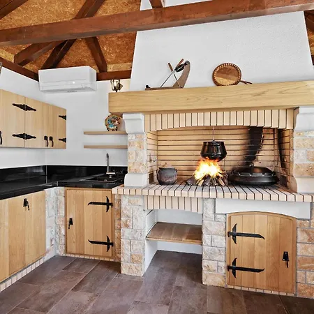 In With Kitchen Apartment Medulin
