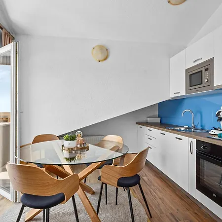 In With Kitchen Daire